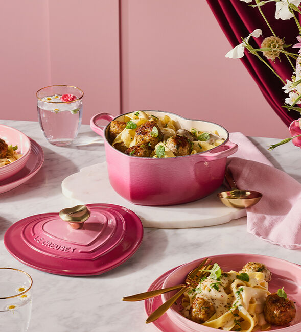 レア商品　LE CREUSET タジン鍋 27cm ピンク　新品未使用 Scandinavian-Inspired Pork Meatballs with Tagliatelle | Le Creuset®
